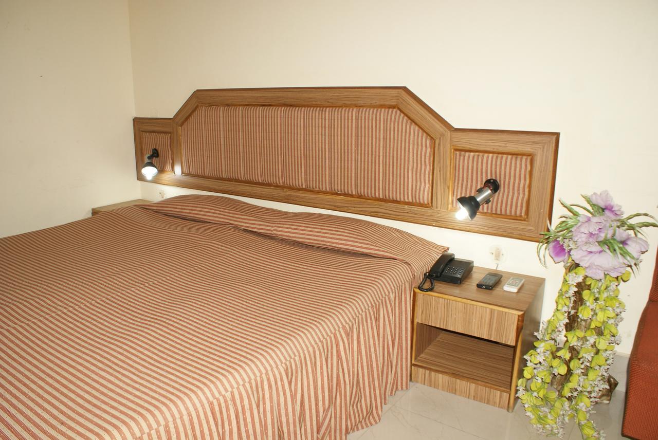 Hotel Lara India - Varanasi — Photos 1
